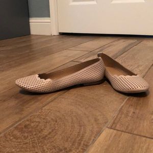 Nude colored flats size 6 1/2